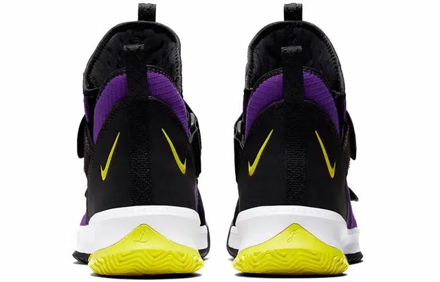 Nike zoom soldier 13