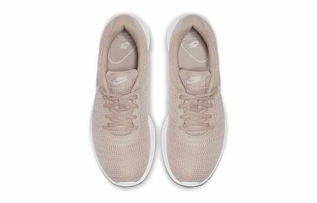 Nike Tanjun