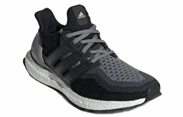adidas ULTRA BOOST