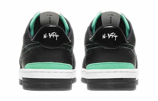 Nike Squash Type