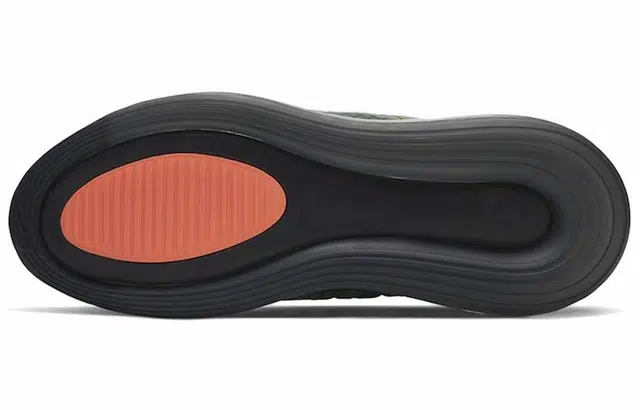 Nike Air Max 720 -818