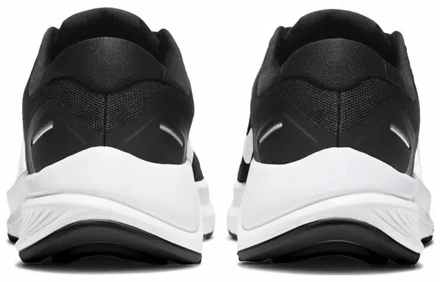 Nike Zoom Structure 23
