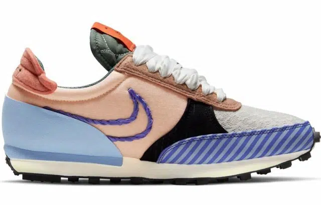 Nike Daybreak type "crimson tint"