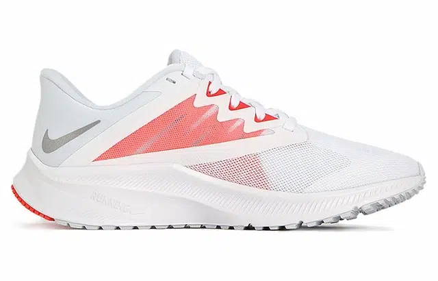 Nike Quest 3