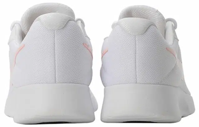 Nike Tanjun