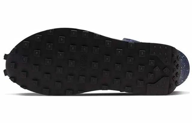Nike Daybreak "Obsidian Gold"