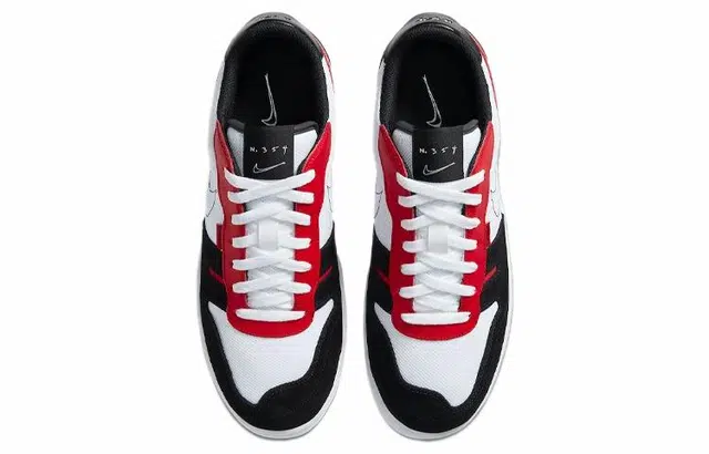 Nike Squash Type black toe