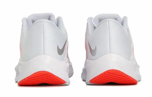 Nike Quest 3
