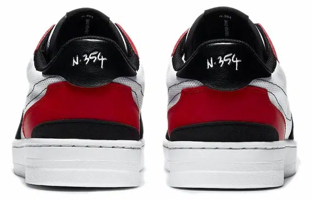 Nike Squash Type black toe