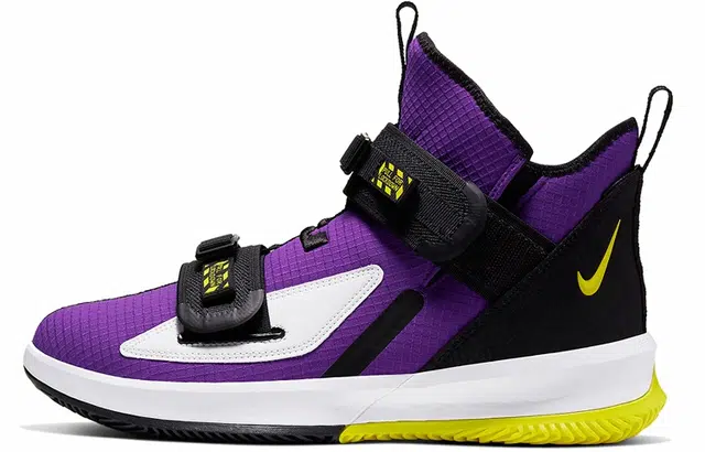 Nike zoom soldier 13