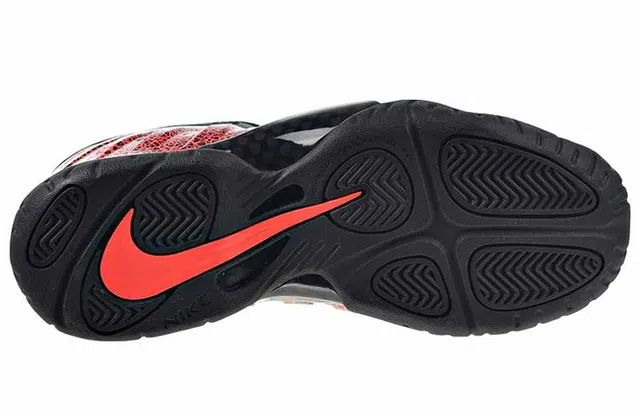 Nike Foamposite One cracked lava PU