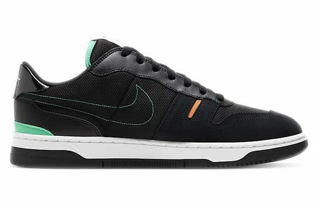Nike Squash Type