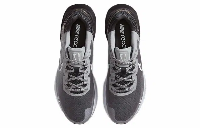 Nike Legend React 3