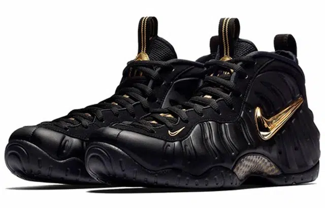 Nike Foamposite Pro black metallic gold