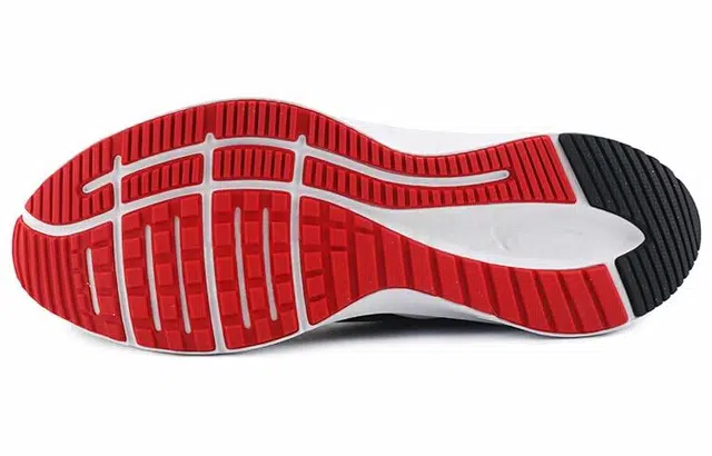 Nike Quest 3