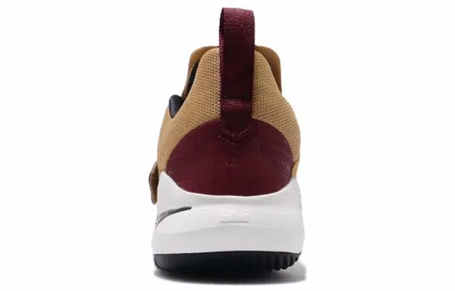 Nike Ambassador 11 Golden beige