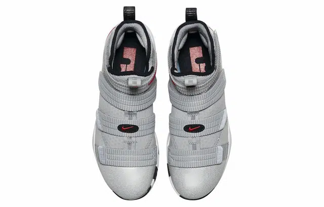 Nike zoom soldier 11 Silver Bullet