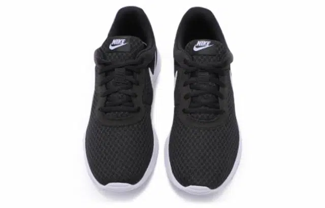 Nike Tanjun