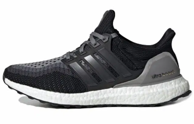 adidas ULTRA BOOST