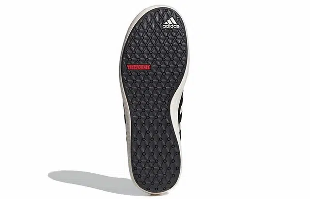 adidas b slip-on dlx