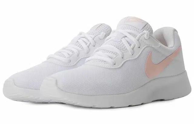 Nike Tanjun