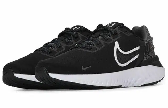 Nike Legend React 3