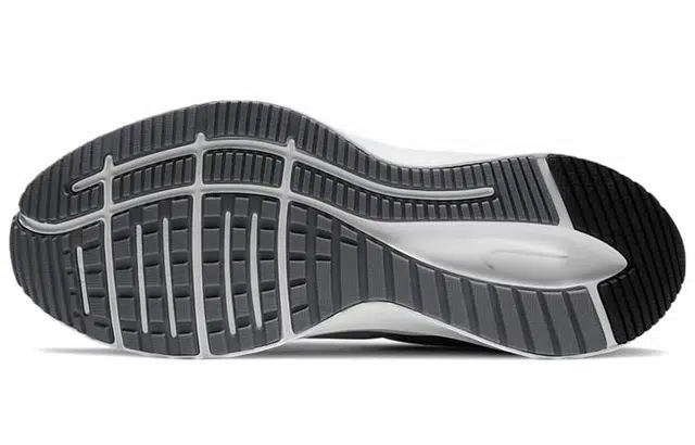 Nike Quest 3