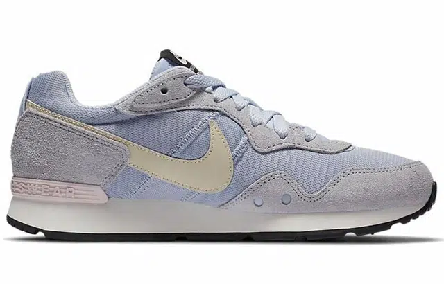 Nike Venture Runner