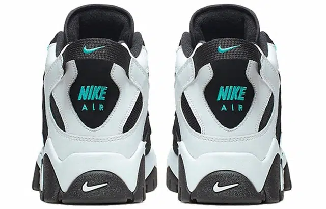 Nike Air Barrage Mid