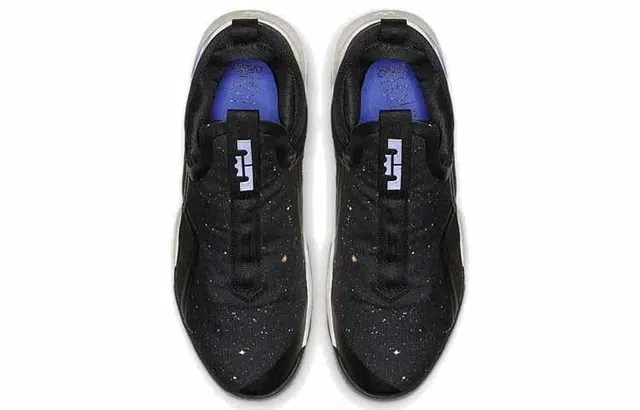 Nike Ambassador 11