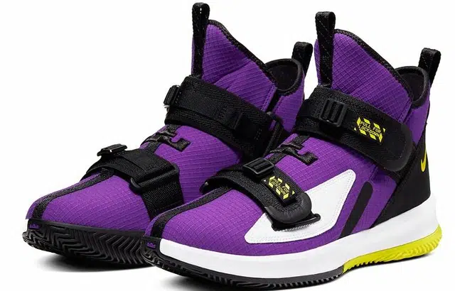 Nike zoom soldier 13