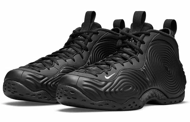 COMME DES GARCONS SHIRT x Nike Foamposite One sp