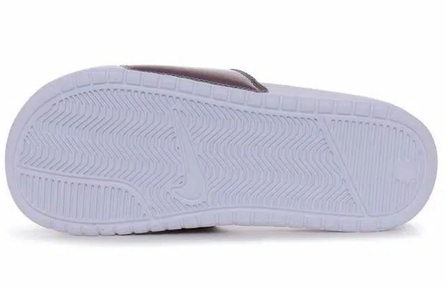 Nike Benassi