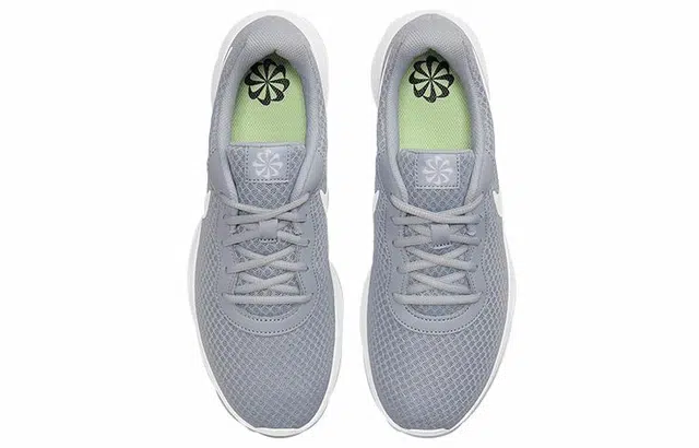 Nike Tanjun