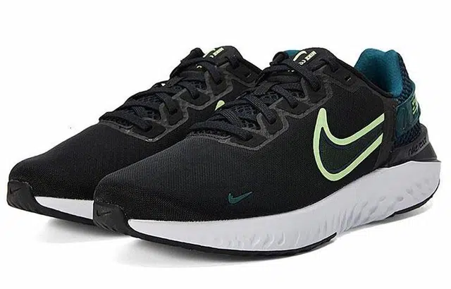 Nike Legend React 3
