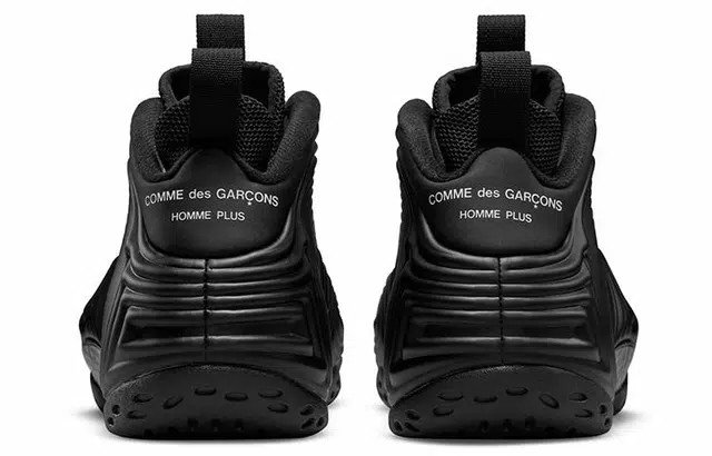 COMME DES GARCONS SHIRT x Nike Foamposite One sp