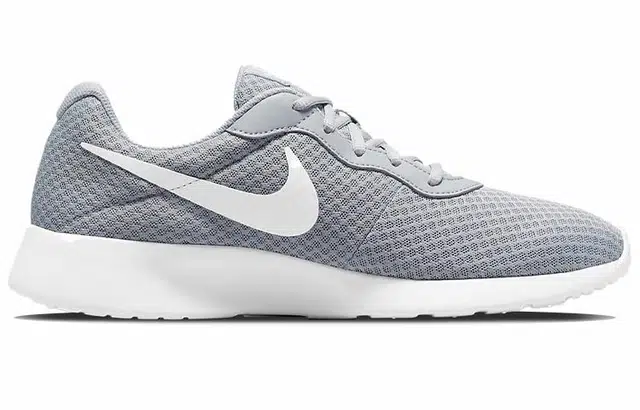 Nike Tanjun