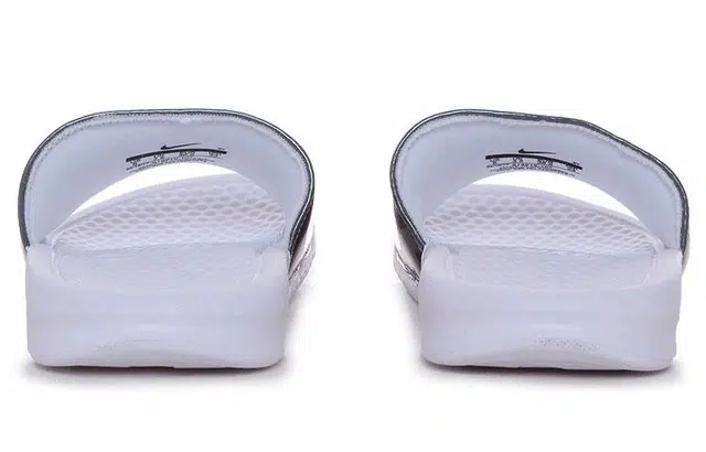 Nike Benassi