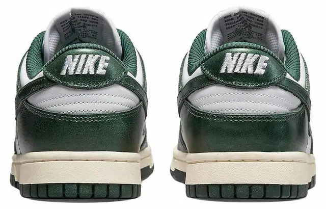 Nike Dunk Low "Vintage Green"