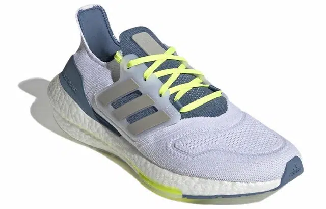 adidas Ultraboost 22