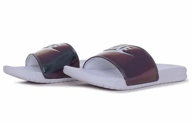 Nike Benassi