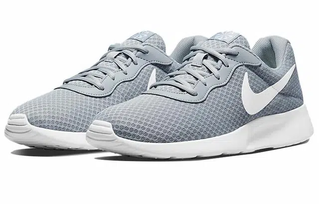 Nike Tanjun