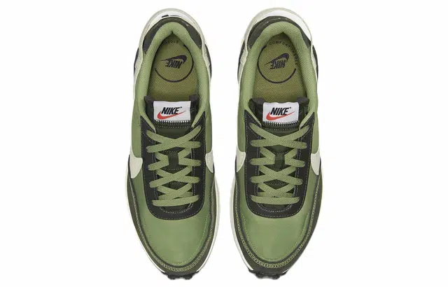 Nike Waffle Debut