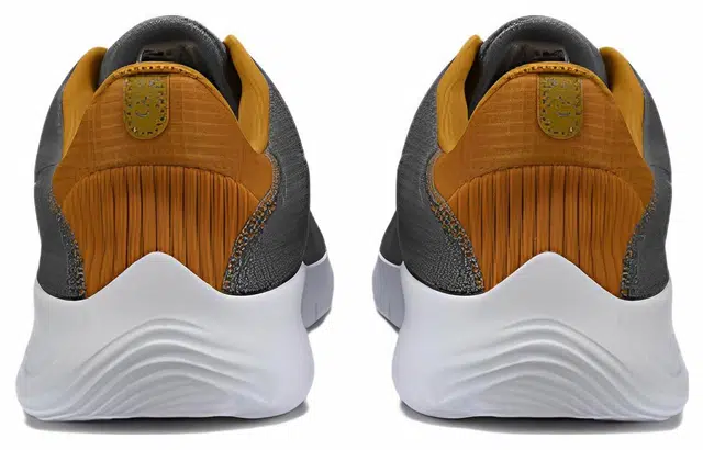 Nike Flex Experience Run 11 Extra Wide