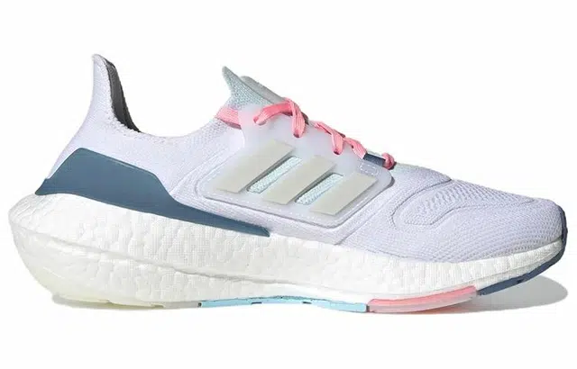 adidas Ultraboost 22
