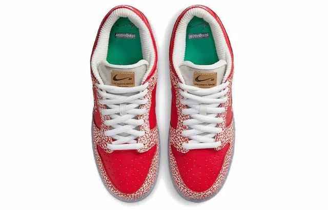 Stingwater x Nike Dunk SB og qs "magic mushroom"