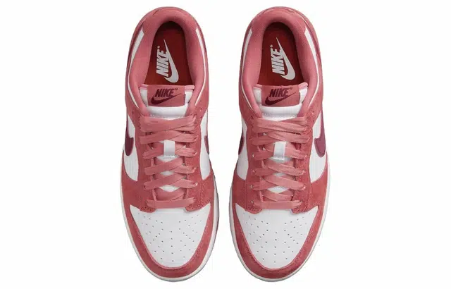 Nike Dunk Low WMNS "Valentine's Day"