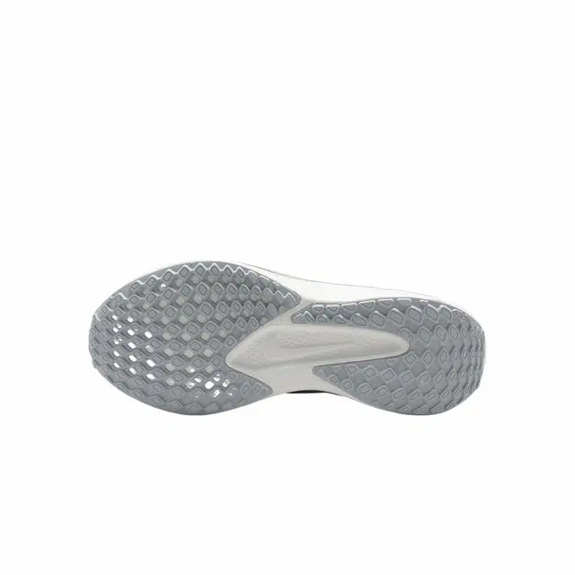 Nike Quest 6