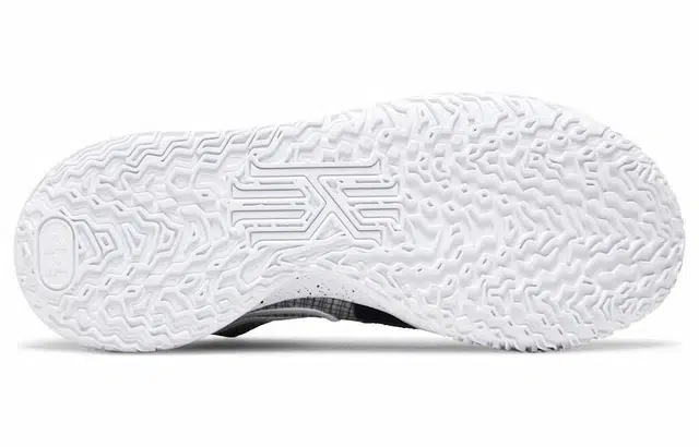 Nike Kyrie Low 4 TB Promo 4