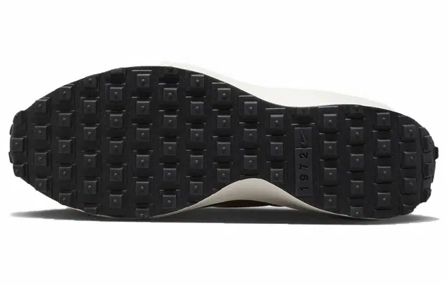 Nike Waffle Debut